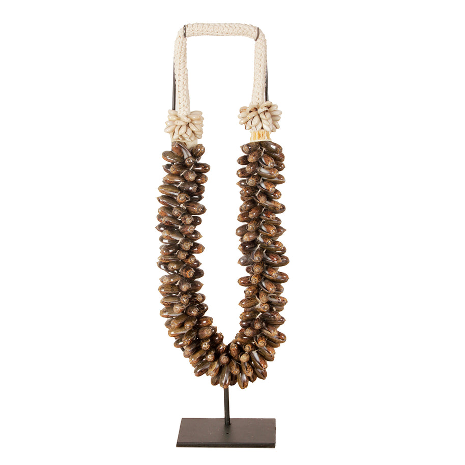 J62 Shell Necklace