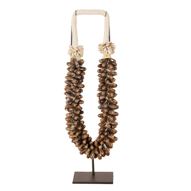 J62 Shell Necklace