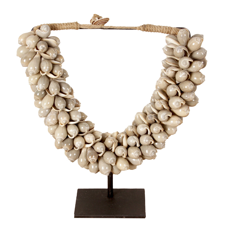 J66 Small Shell Necklace