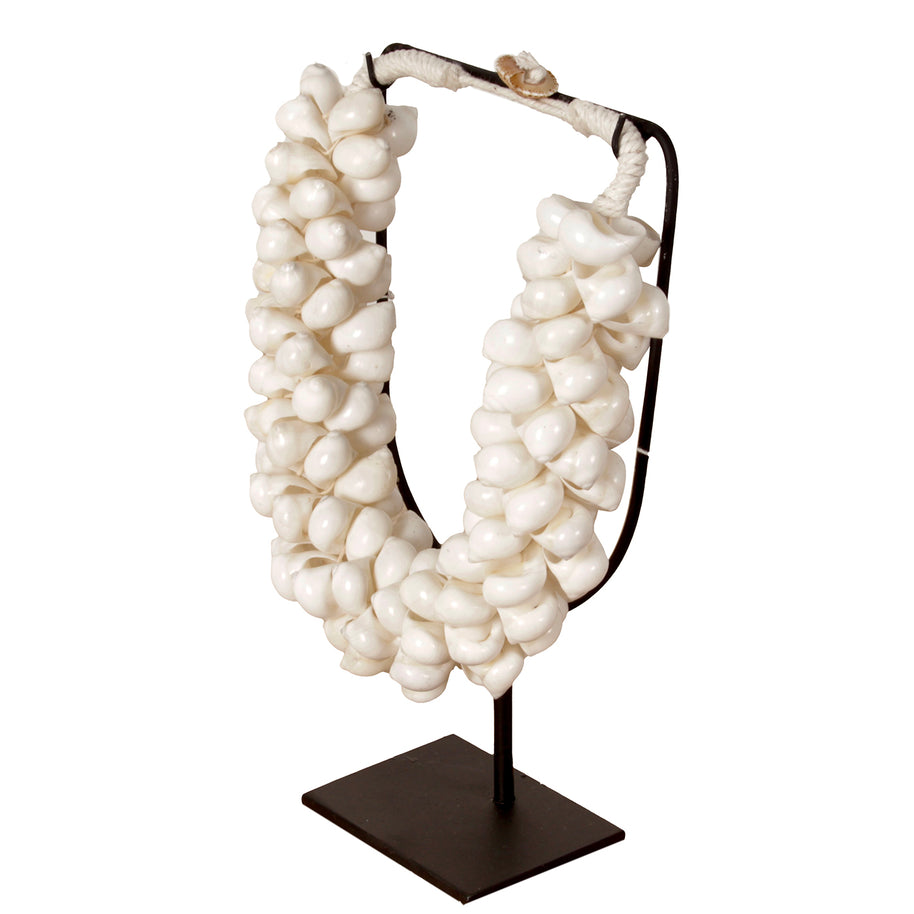 J65 Small Shell Necklace