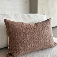 Tweekleurige zachte gequilte sierkussenhoes Olivia 60x40 cm bruin-ecru