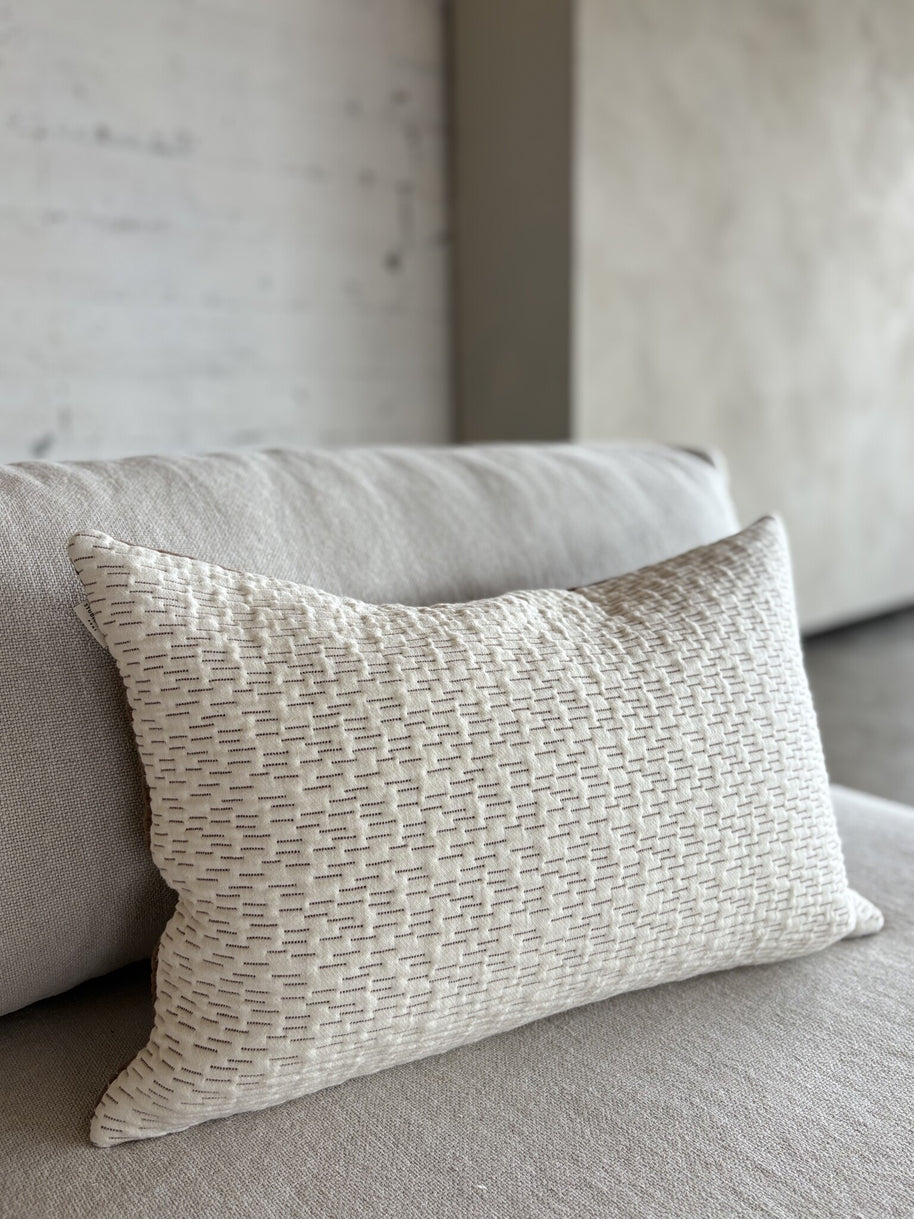 Tweekleurige zachte gequilte sierkussenhoes Olivia 60x40 cm bruin-ecru