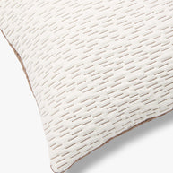 Tweekleurige zachte gequilte sierkussenhoes Olivia 60x40 cm bruin-ecru