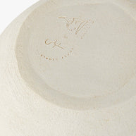 Handgemaakte aardewerken vaas Cleo mat ecru 16 x 17 cm