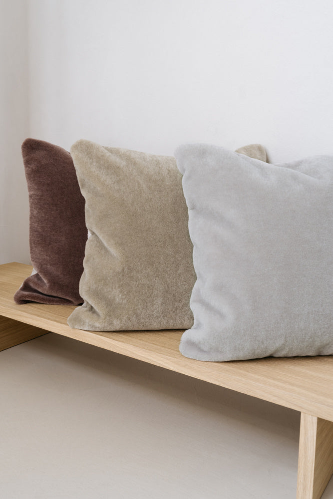 Luxe mohair sierkussenhoes Amy mistgrijs 50x50 cm