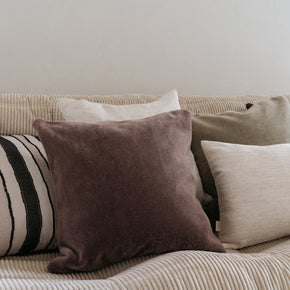 Luxe mohair sierkussenhoes Amy aubergine 50x50 cm