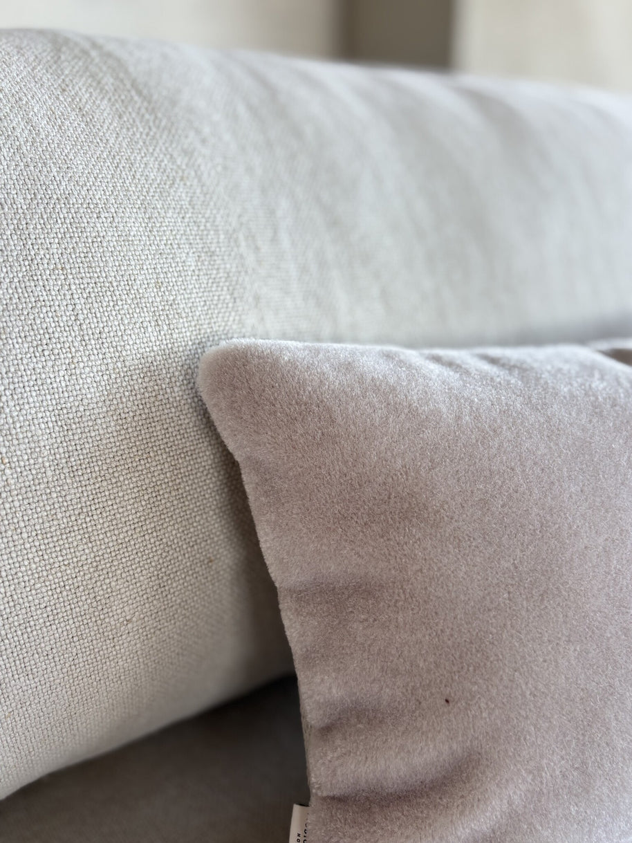 Luxe mohair sierkussenhoes Amy mistgrijs 50x30 cm