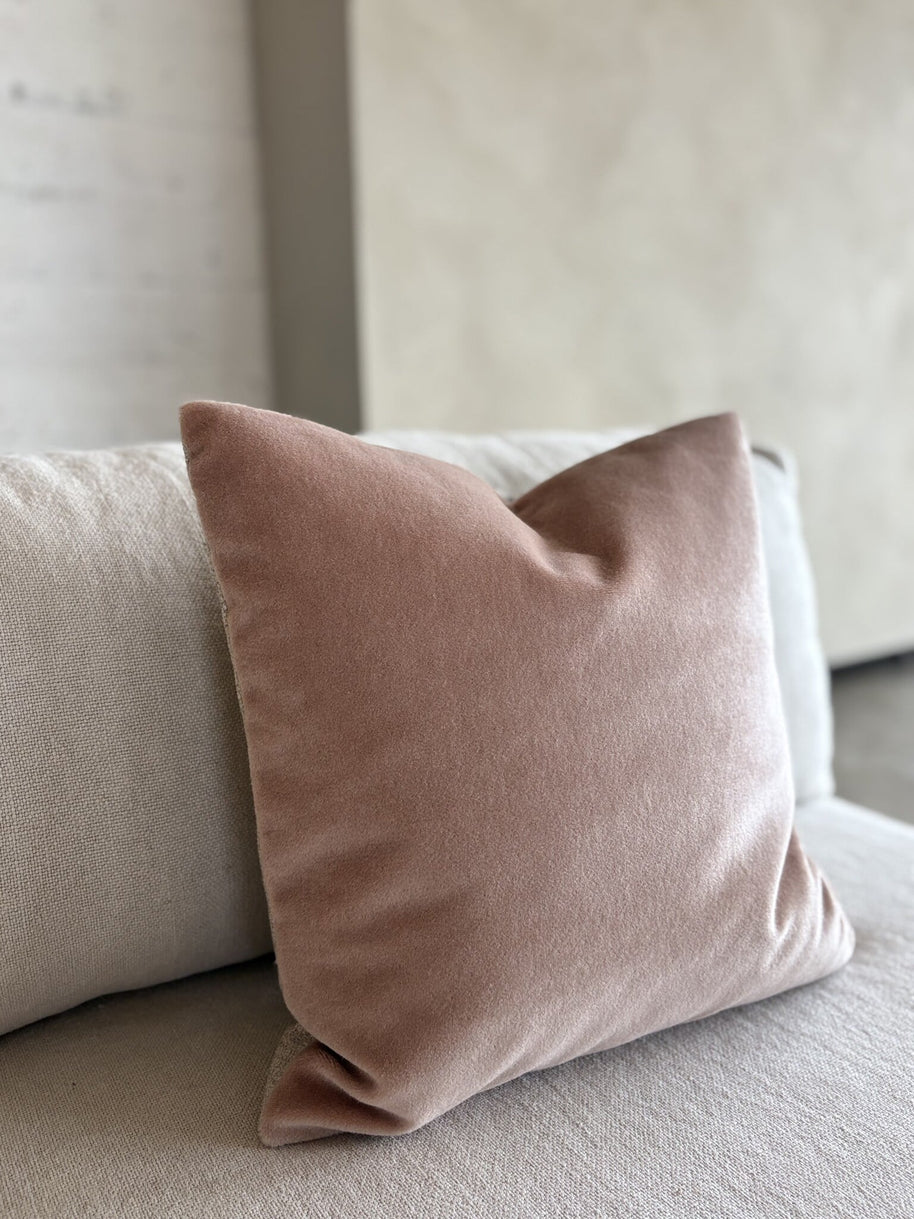 Satijn-mohair sierkussenhoes Sara blush 50 x 50 cm