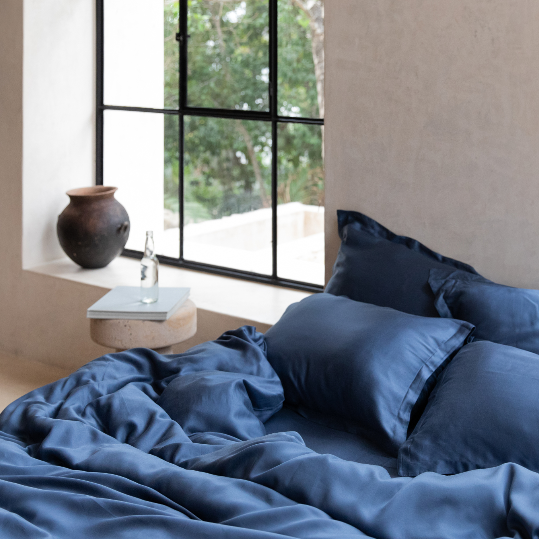 Coco & Cici - Tencel-satijn dekbedovertrek 260 x 220 cm - 2-persoons beddengoed - donkerblauw - Lyocell - hypoallergeen & extra zacht - 2 kussenslopen (60 x 70 cm)