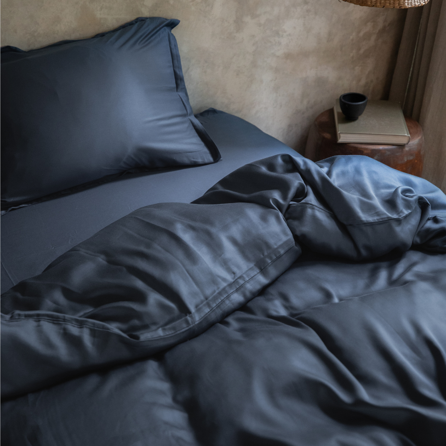 Coco & Cici - Tencel-satijn dekbedovertrek 260 x 220 cm - 2-persoons beddengoed - donkerblauw - Lyocell - hypoallergeen & extra zacht - 2 kussenslopen (60 x 70 cm)