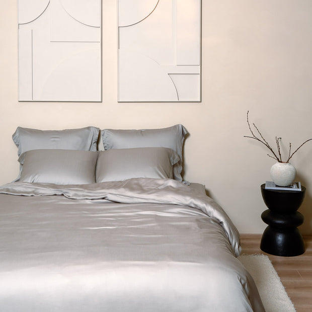 Coco & Cici - TENCEL - Satijnen Kussensloop Taupe - 1 kussensloop 40x80