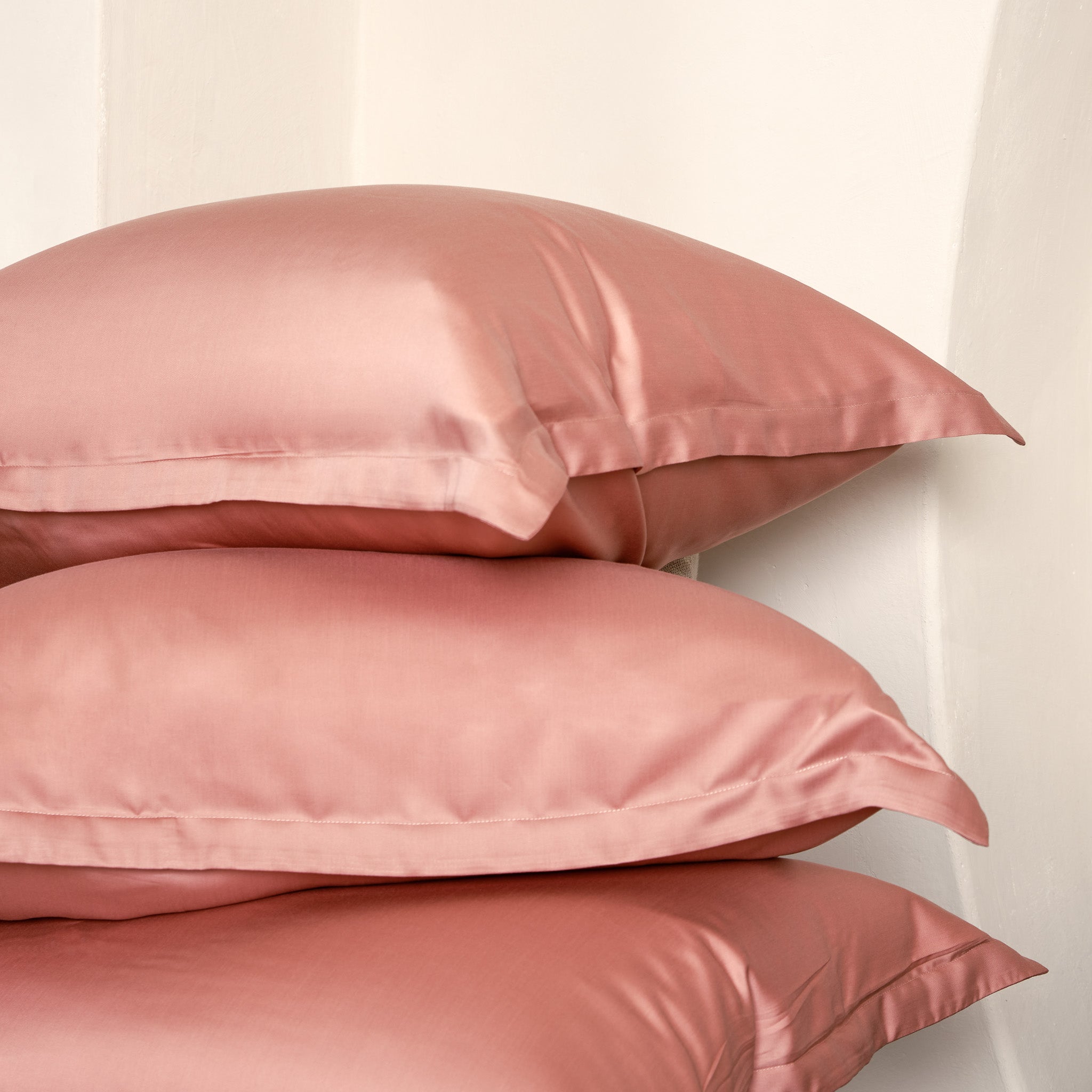 Coco & Cici - TENCEL - Satijn Kussensloop Terra Roze - 1 kussensloop 40x80