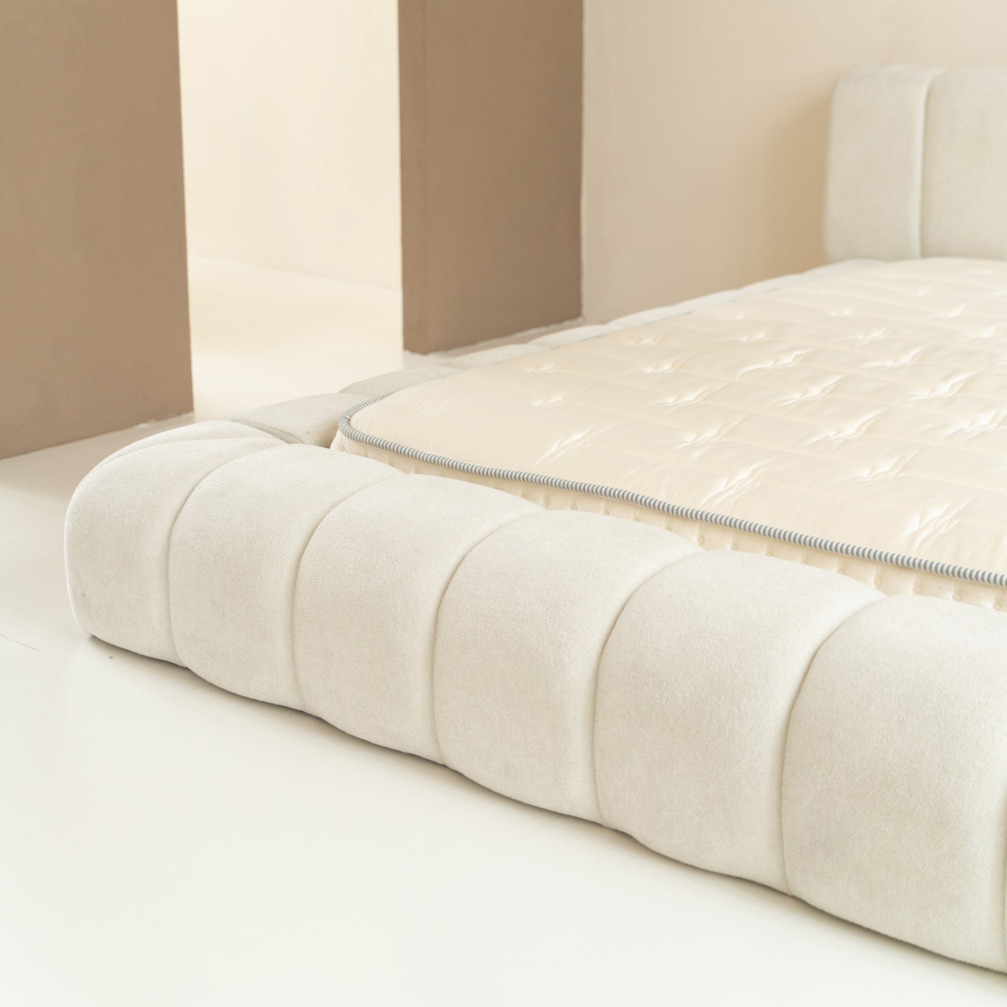 Designbed Adore Klassiek 160x200 Beige - Zonder Matras