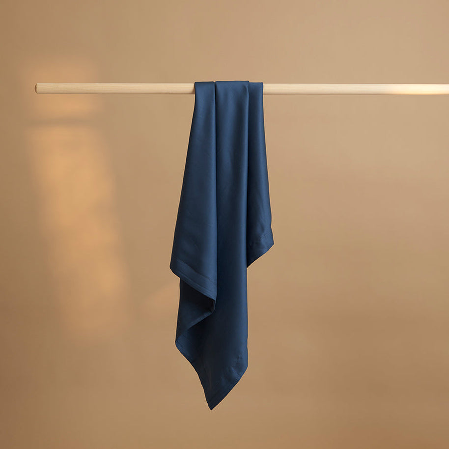 Coco & Cici - Tencel-satijn kussensloop 70 x 60 cm - kussenhoes - Lyocell - extra zacht en 100% natuurlijk - blauw - zonder volant
