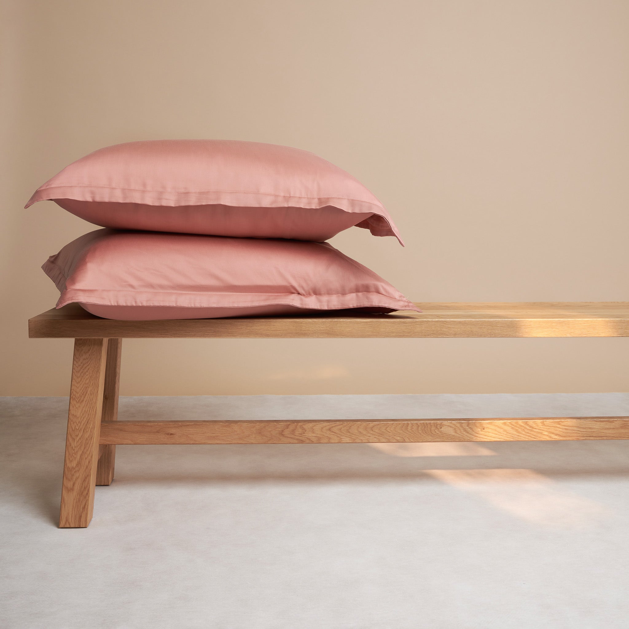 Coco & Cici - Tencel Satijn Kussensloop 70 x 60 cm - Kussenhoes - Lyocell - Extra Zacht & 100% Natuurlijk - Terra Roze
