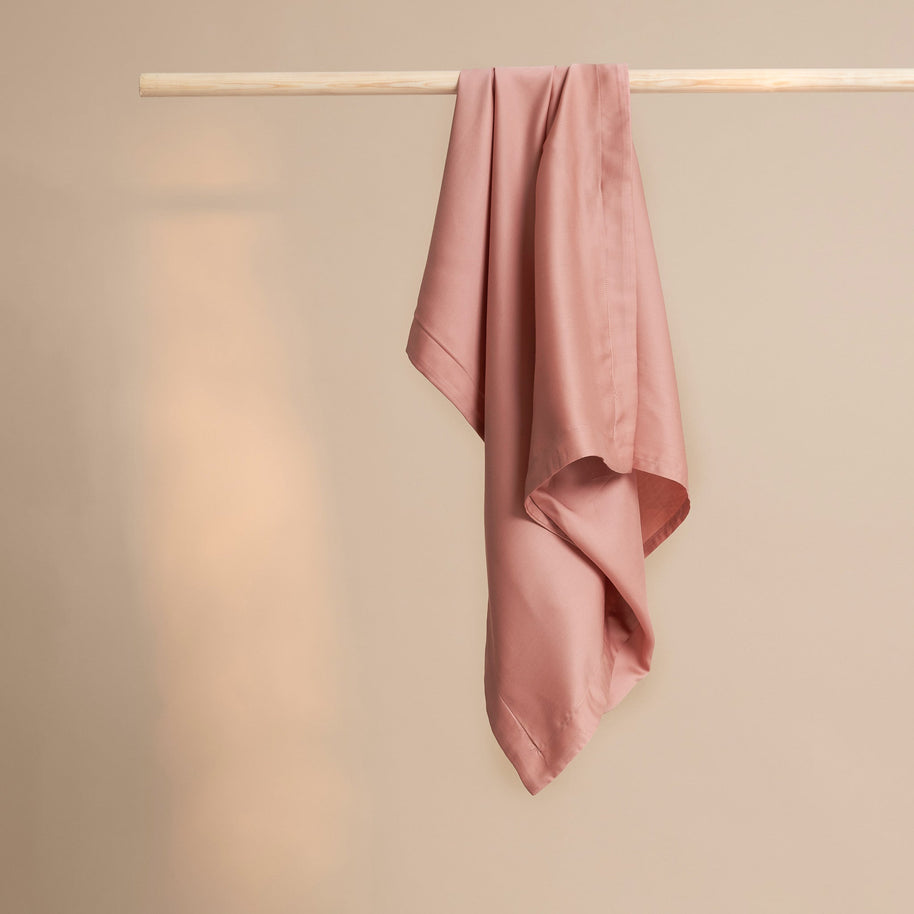 Coco & Cici - Tencel Satijn Kussensloop 70 x 60 cm - Kussenhoes - Lyocell - Extra Zacht & 100% Natuurlijk - Terra Roze