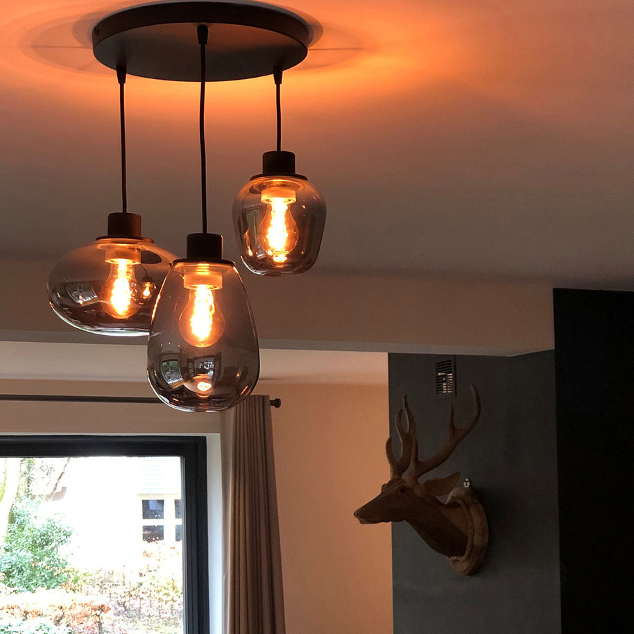 Hanglamp Reflexion 3079ZW zwarte 3-lichts videolamp met smokeglas