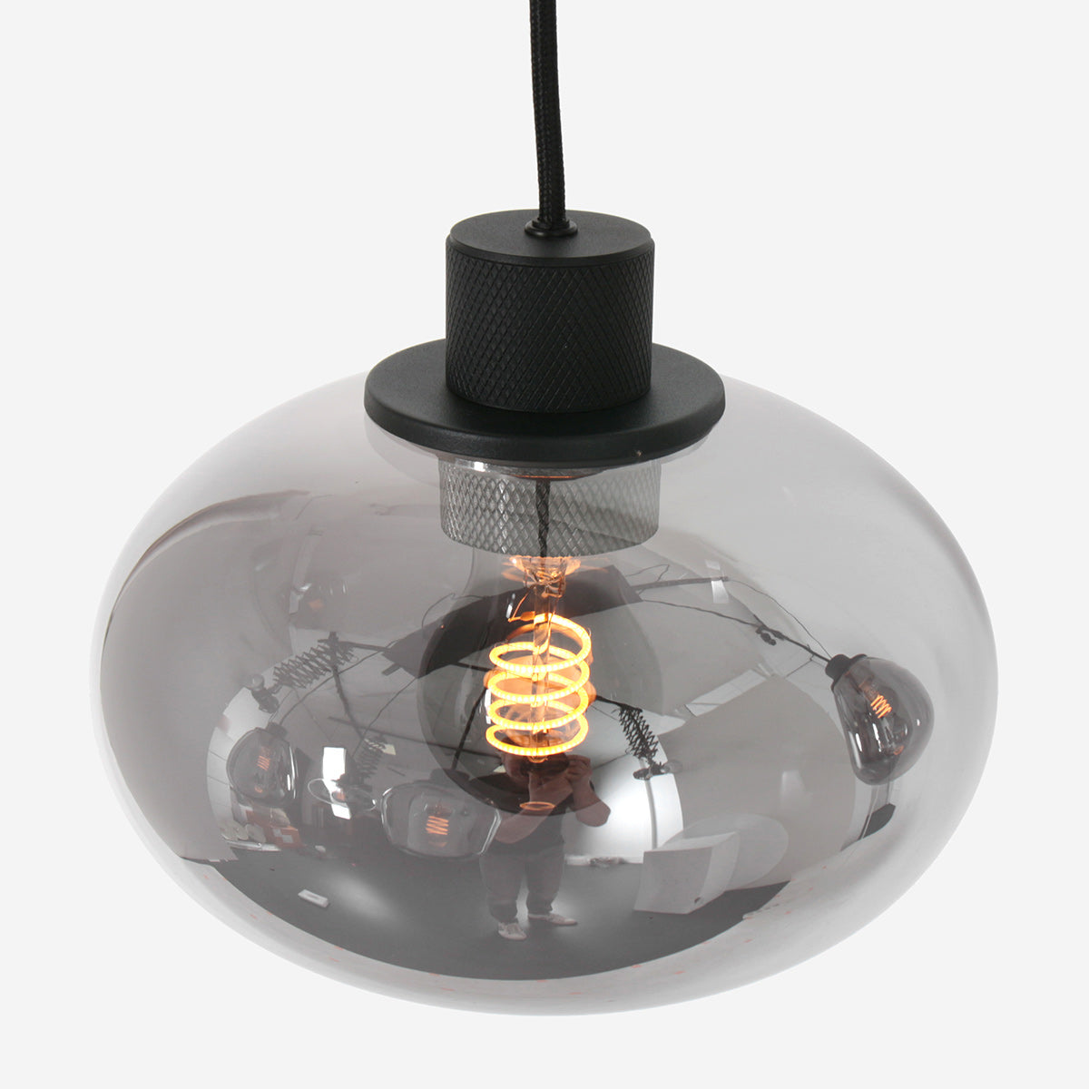 Hanglamp Reflexion 3079ZW zwarte 3-lichts videolamp met smokeglas
