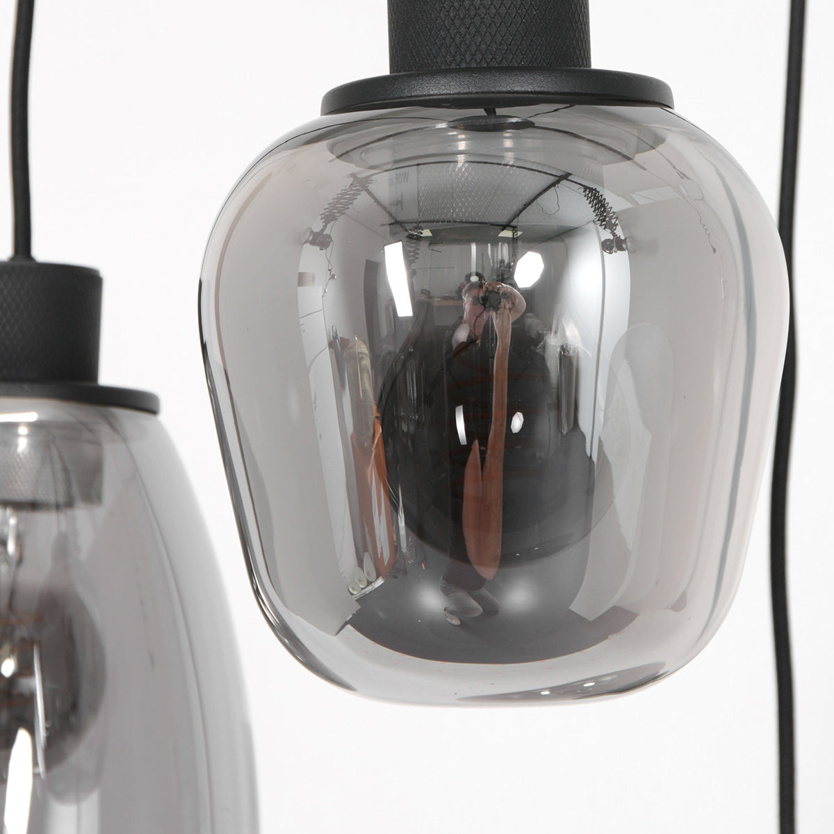 Hanglamp Reflexion 3079ZW zwarte 3-lichts videolamp met smokeglas