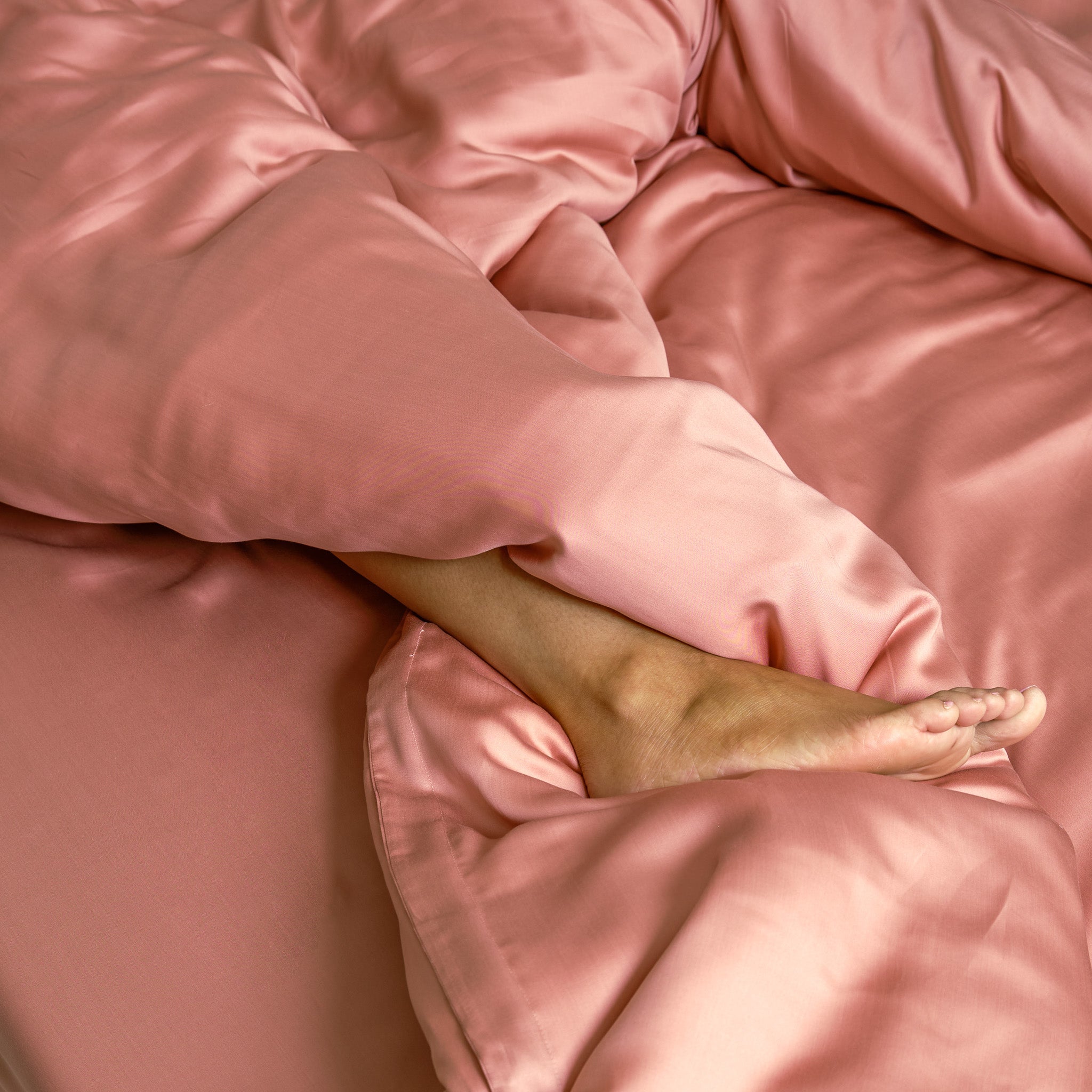 Coco & Cici - Tencel satijn hoeslaken 200 x 200 cm - 2-persoons beddengoed - Lyocell - elastiek rondom - terra roze - extra zacht