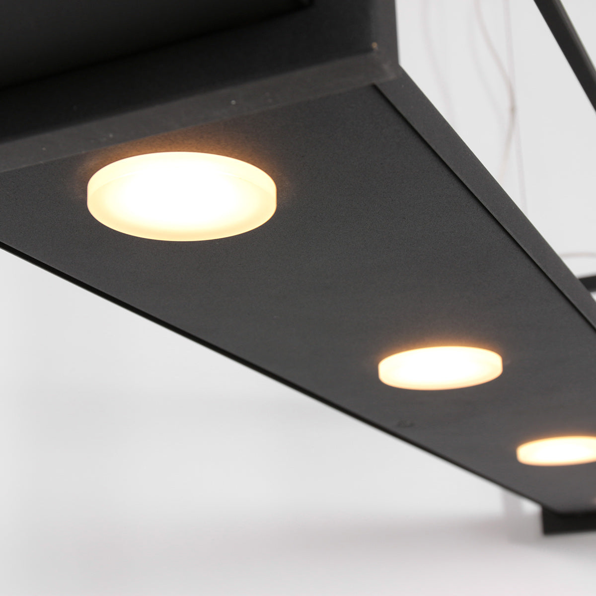 Hanglamp Tor 3298ZW – zwarte designlamp met plateau en LED