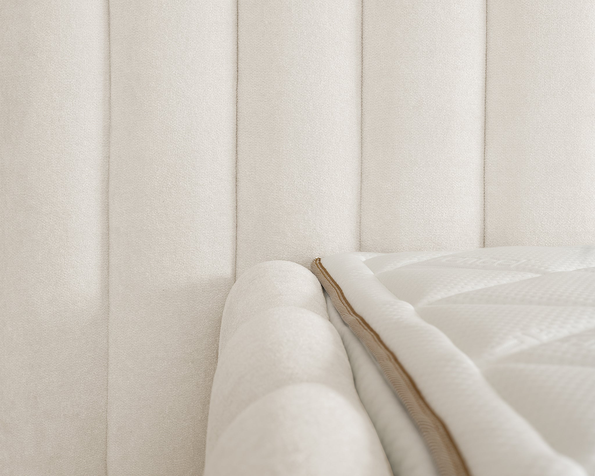 Designbed Adore Chique 160x200 Beige - Met Matras