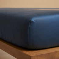 Coco & Cici - Tencel-satijn hoeslaken 90 x 200 cm - 1-persoons beddengoed - Lyocell - elastiek rondom - donkerblauw - extra zacht