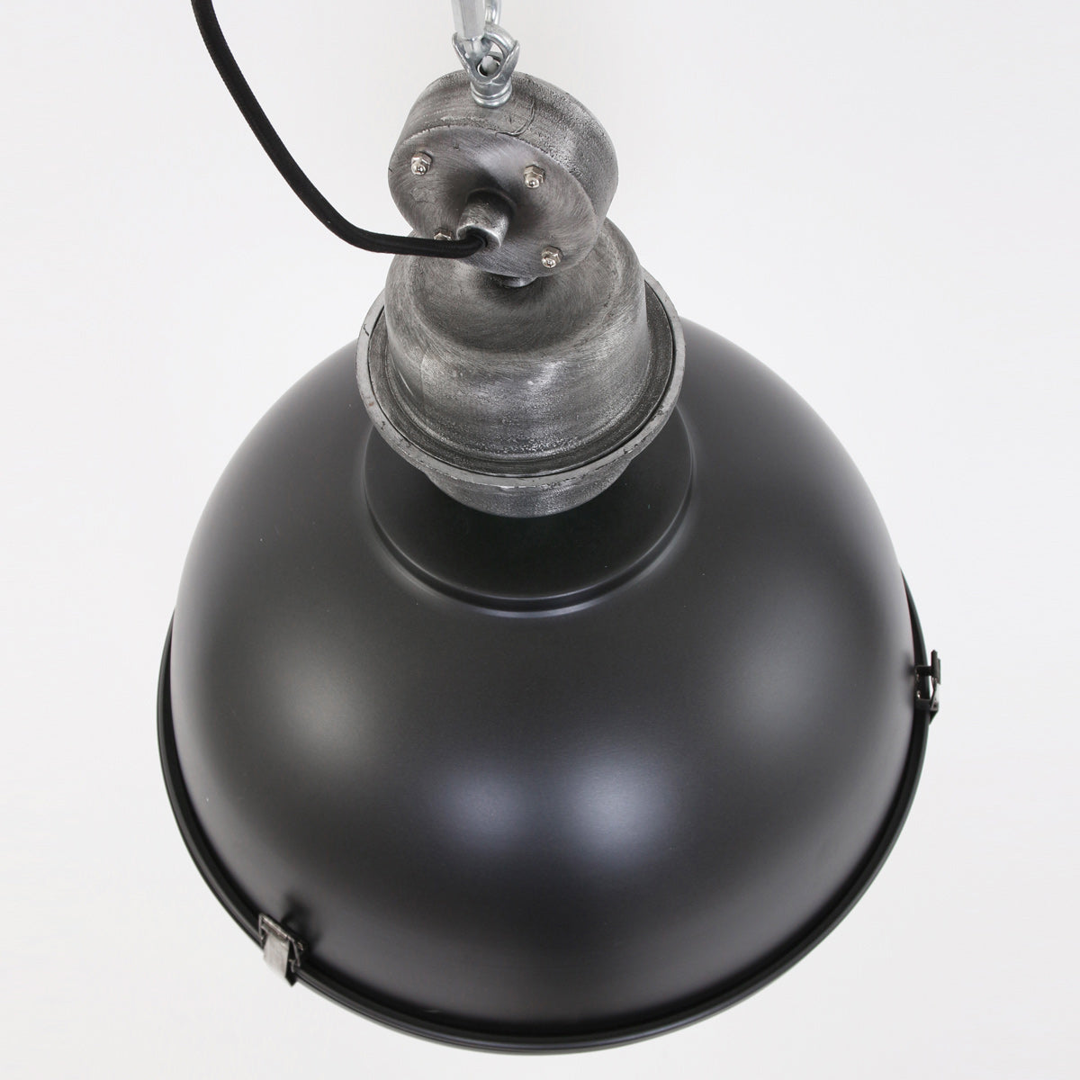 Hanglamp Bikkel 7586ZW zwarte industriële stalen lamp