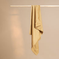 Coco & Cici - Bamboe kussensloop 60 x 50 cm - kussenhoes - okergeel - 100% eco bamboe - volant 2 cm - 1 stuk