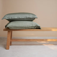Coco & Cici - Bamboe kussensloop 80 x 80 cm - kussenhoes - olijfgroen - 100% ecologisch bamboe - volant 2 cm - 1 stuk