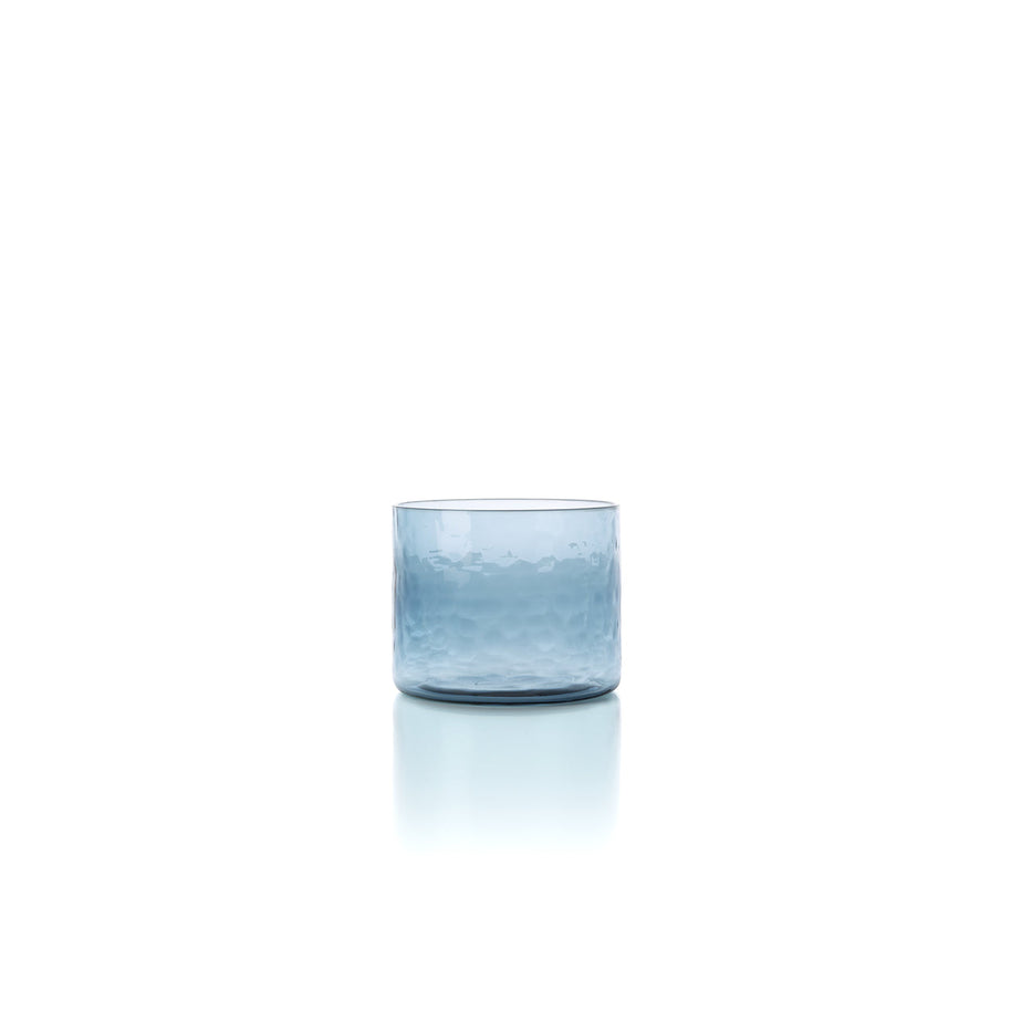 De azuurkleurige gehamerde lage tumbler - blauw