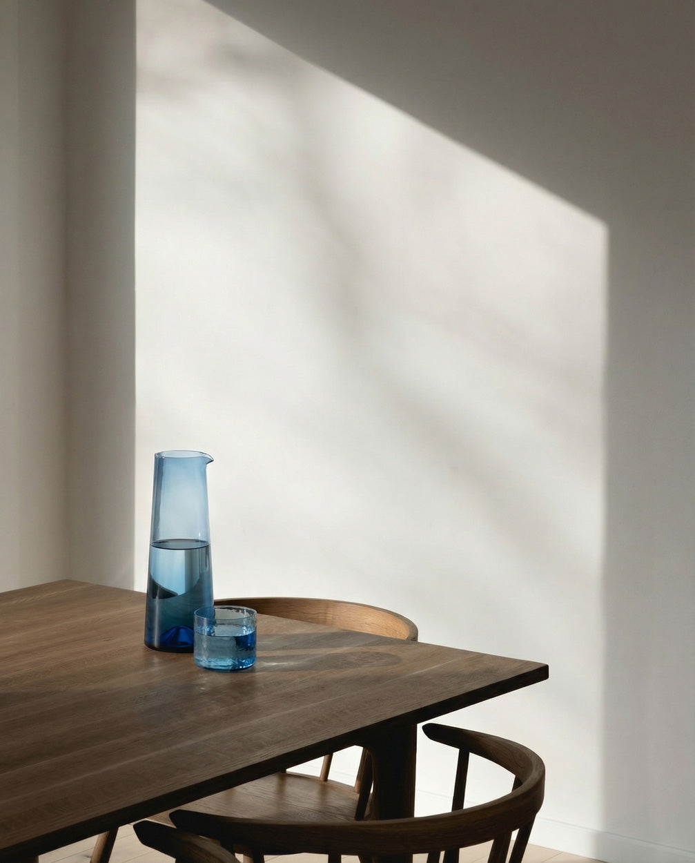 De azuurkleurige gehamerde lage tumbler - blauw
