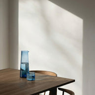 De azuurkleurige gehamerde lage tumbler - blauw