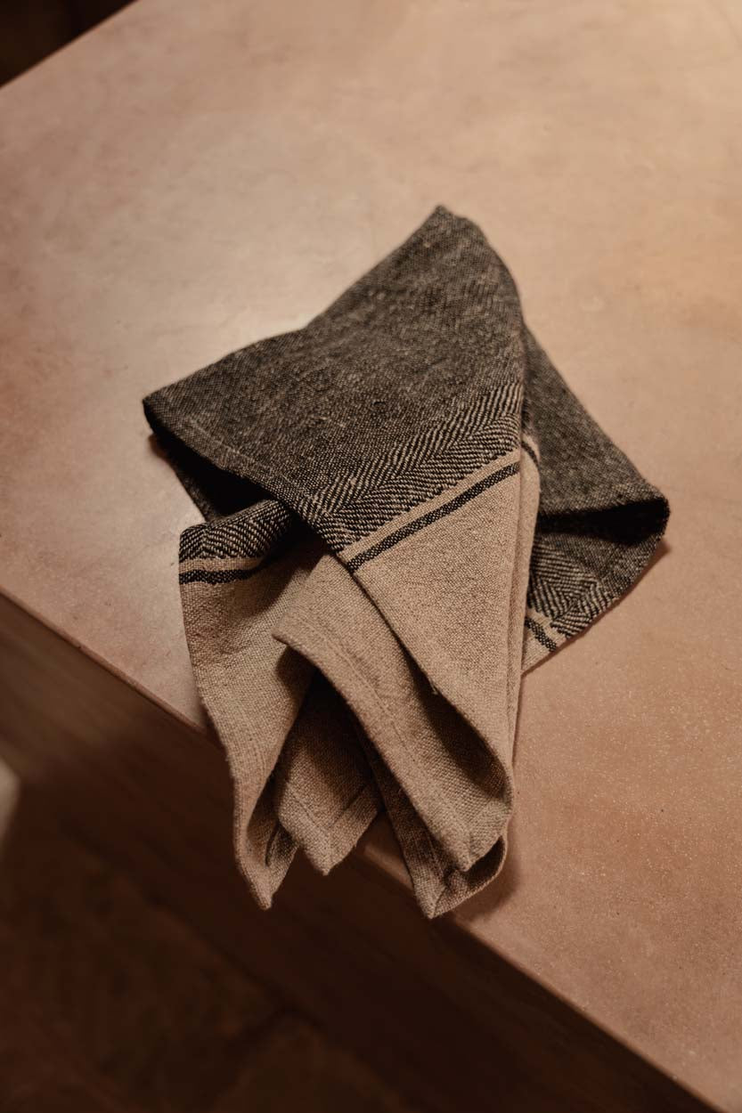 De Linnen Dash keukendoek - naturel/zwart - 50x70