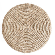 De raffia barstoel