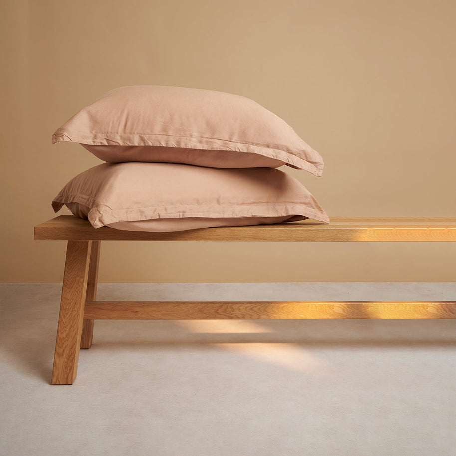 Coco & Cici - Tencel Twill Kussensloop 60 x 50 cm - Kussenhoes - Perzik - Lyocell - Extra Zacht - 3 cm Volant