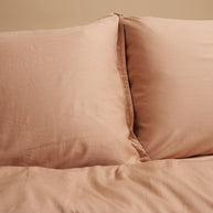 Coco & Cici - Tencel Twill Kussensloop 60 x 50 cm - Kussenhoes - Perzik - Lyocell - Extra Zacht - 3 cm Volant