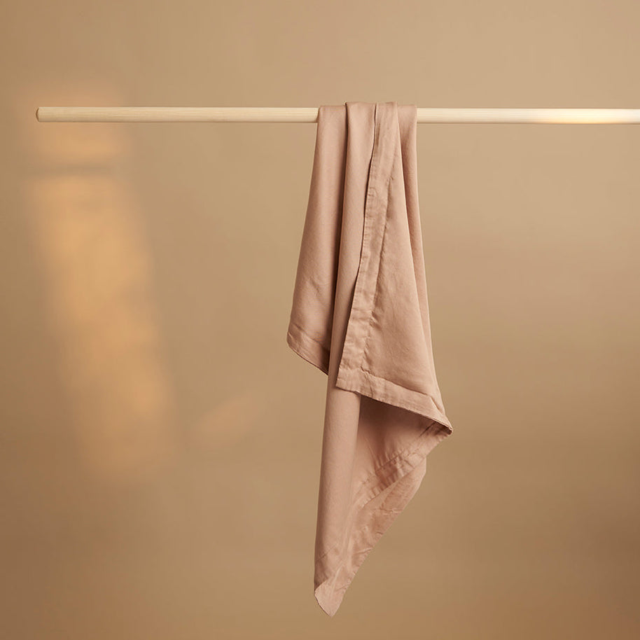 Coco & Cici - Tencel Keper Kussensloop 70 x 50 cm - Kussenhoes - Perzik - Lyocell - Extra Zacht - Zonder Volant