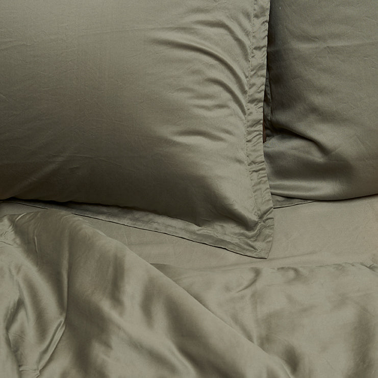 Coco & Cici - TENCEL twill kussensloop olijfgroen - 50x70 zonder volant