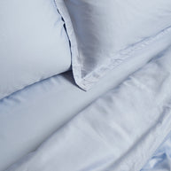 Coco & Cici - Tencel-keper kussensloop 70 x 60 cm - kussenhoes - lichtblauw - lyocell - extra zacht - 3 cm volant