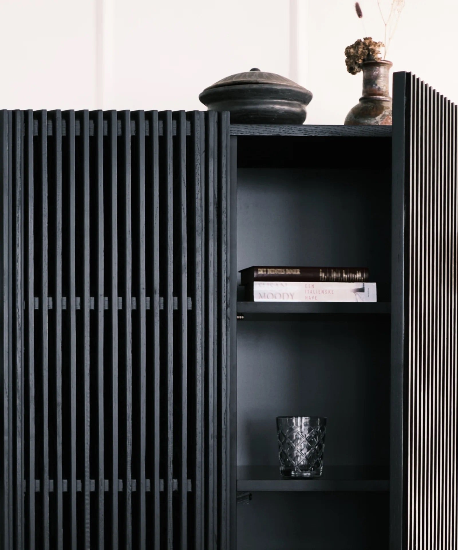 Louvre highboard - zwart eiken