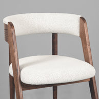LABEL51 Eetkamerstoelen Sasha - Ecru - Boucle - Walnoot Houten Frame